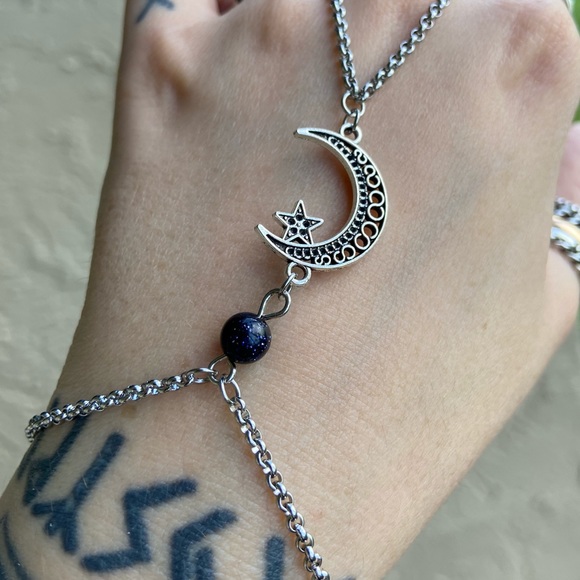 Star crecent moon midnight sunstone hand bracelet - Picture 9 of 10